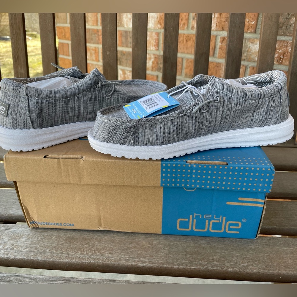 Hey Dude Wally Youth Shoes Size 6 Brand New in Box